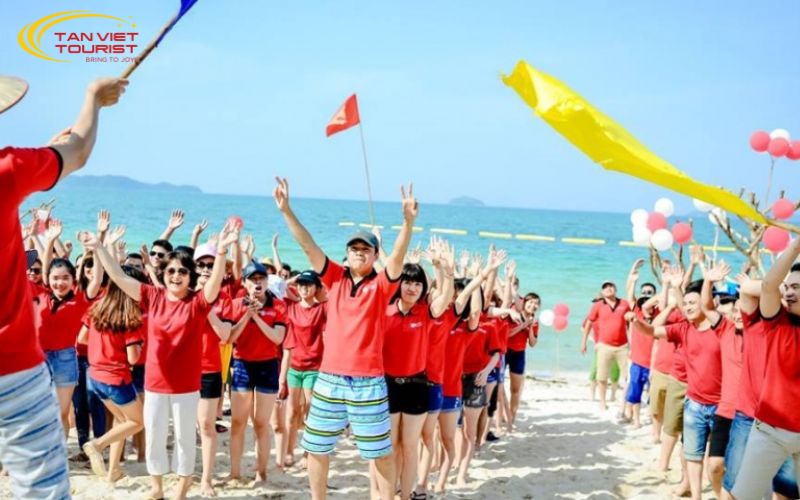 Tour-Ha-Long-Team-Buiding-Gala-Dinner (5) Tour Hạ Long - Team Buiding - Gala Dinner