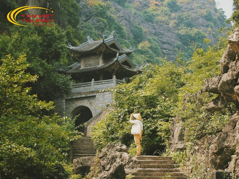 các địa điểm du lịch tâm linh nổi tiếng tại ninh bình